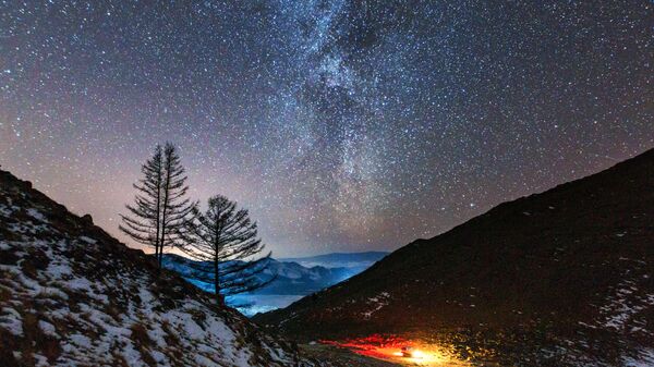 Млечный путь в долине реки Анга, которая впадает в озеро Байкал - Sputnik Молдова