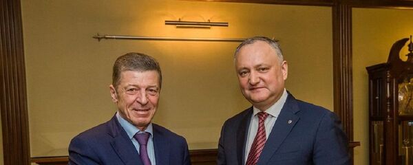 Президент Молдовы Игорь Додон и спецпредставитель президента России по развитию торгово-экономических отношений с Молдовой Дмитрий Козак  - Sputnik Молдова