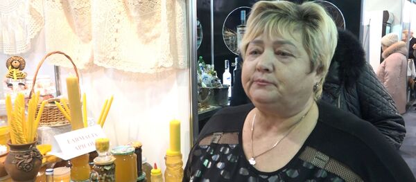 Apicultorii din Moldova: Muncim mult, dar vindem mierea pe nimic - Sputnik Moldova