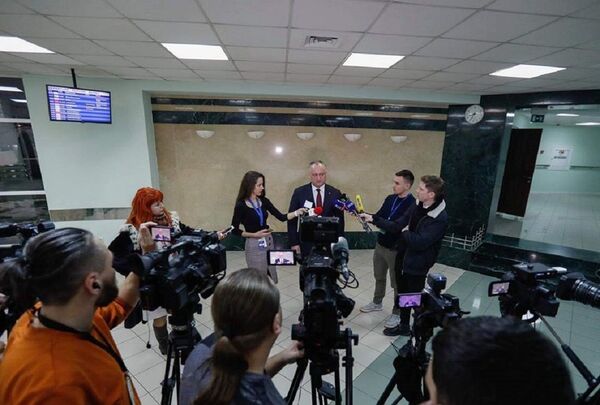 Пока вы спали: Додон добрался из Москвы, над Кубой рвануло, в Бразилии потоп Пока вы спали: Додон добрался из Москвы, над Кубой рвануло, в Бразилии потоп - Sputnik Молдова