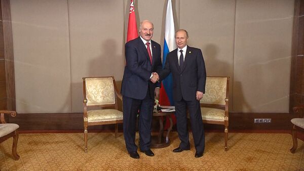 Путин на саммите СНГ лично поздравил Лукашенко с победой на выборах - Sputnik Молдова