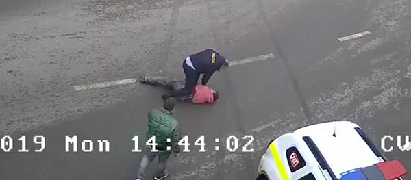 Beat la volan și fără permis de conducere a încercat să fugă de ofițerii #INP - Sputnik Moldova