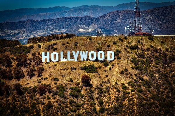 Вид на холм, где установлен знак Hollywood в США - Sputnik Молдова