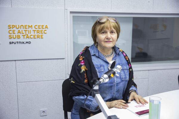 Все более частое социальное явление: дети-сироты при живых родителях Все более частое социальное явление: дети-сироты при живых родителях - Sputnik Молдова