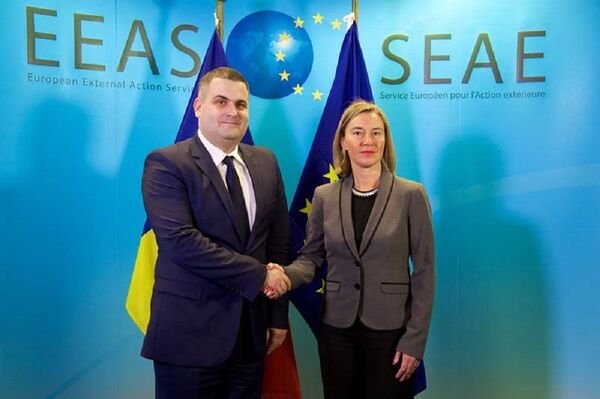 Ministrul Apărării, Gabriel Leș, face o demonstrație de diplomație și luciditate Ministrul Apărării, Gabriel Leș, face o demonstrație de diplomație și luciditate - Sputnik Moldova-România