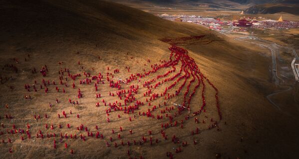 Fotografia „A Red River of Faith” a fotografului chinez Lifeng Chen la categoria Culture (Open), inclus în lista scurtă a concursului fotografic Sony World Photography Awards 2019 - Sputnik Moldova