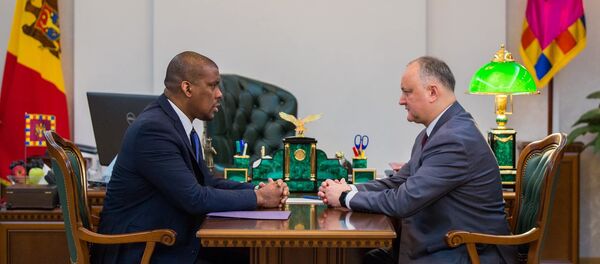Președintele Igor Dodon și ambasadorul SUA, Dereck J. Hogan - Sputnik Moldova