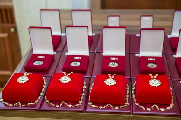 Президент Молдовы наградил государственными наградами Президент Молдовы наградил государственными наградами - Sputnik Молдова