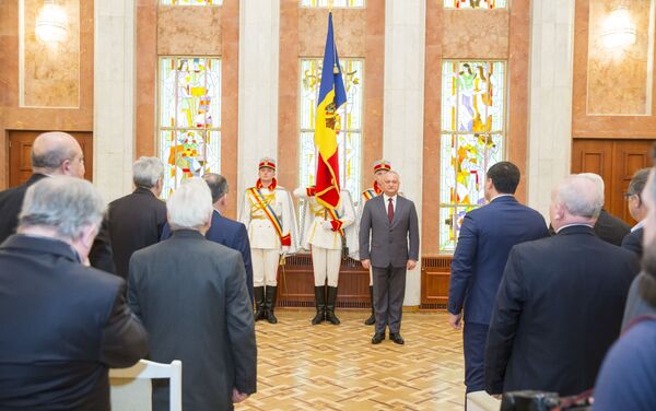 Президент Молдовы наградил государственными наградами - Sputnik Молдова