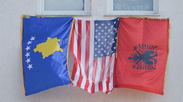 Флаги Косово, США и Албании - Sputnik Moldova-România