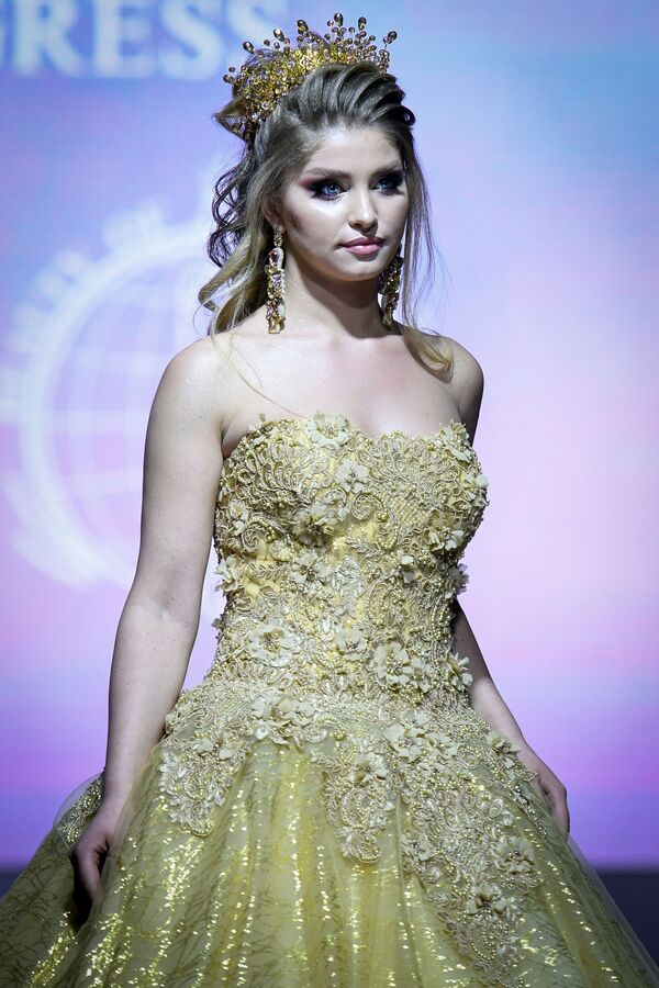 Чемпионат мира по свадебной прическе и макияжу и международный конкурс Dress of the World в Баку - Sputnik Молдова