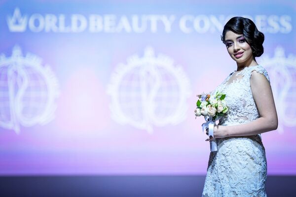 Чемпионат мира по свадебной прическе и макияжу и международный конкурс Dress of the World в Баку - Sputnik Moldova-România