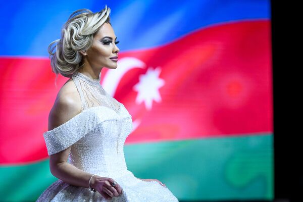 Чемпионат мира по свадебной прическе и макияжу и международный конкурс Dress of the World в Баку - Sputnik Moldova-România