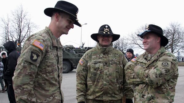 Показательный марш военнослужащих армии США Dragoon Ride в Латвии - Sputnik Молдова