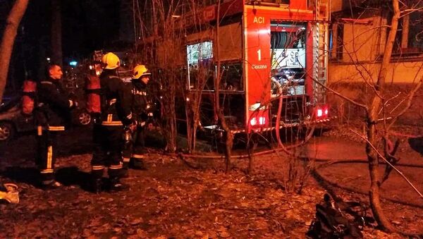 Пожар в жилом доме на улице Браништий - Sputnik Moldova