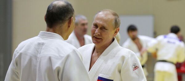 Президент РФ Владимир Путин во время тренировки по дзюдо - Sputnik Moldova-România
