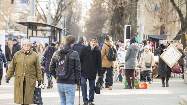 Люди в городе - Sputnik Moldova-România
