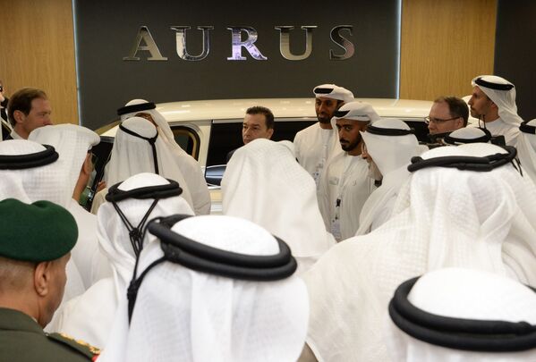Автомобиль Aurus на международной выставке вооружений IDEX-2019 в Абу-Даби - Sputnik Moldova-România