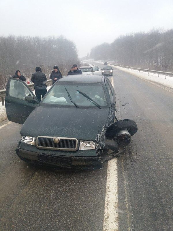 O mașină din cortegiul lui Igor Dodon, implicată într-un accident rutier - Video O mașină din cortegiul lui Igor Dodon, implicată într-un accident rutier - Video - Sputnik Moldova
