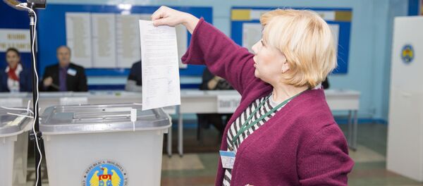 В Молдове открылись избирательные участки В Молдове открылись избирательные участки - Sputnik Молдова