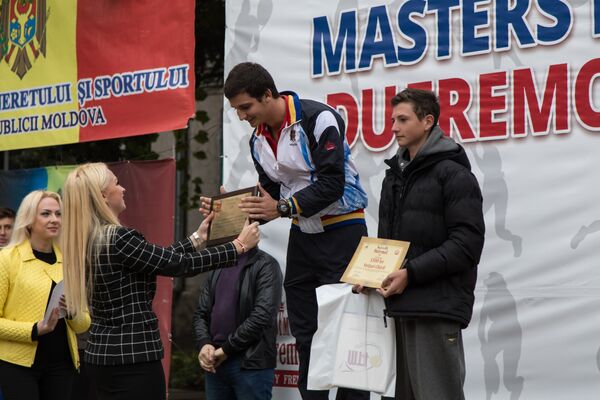 Дмитрий Басков в этом году сам принял участие в Masters Dufremol и добрался до первой ступени пьедестала почета. - Sputnik Молдова