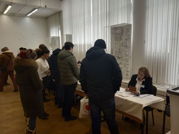 Паспорт гражданина Молдовы - необходимы документ для того, чтобы принять участие в голосовании, как в Москве, так и в любой другой стране, где открыты участки для голосования.  - Sputnik Молдова