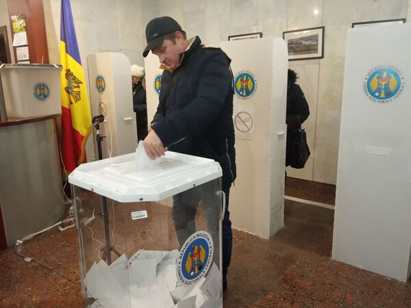 Alegeri parlamentare în Moldova: Cum votează conaționalii noștri în Rusia Alegeri parlamentare în Moldova: Cum votează conaționalii noștri în Rusia - Sputnik Moldova
