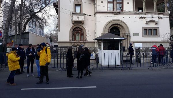 Как проходило голосование в посольстве Молдовы в Бухаресте - Sputnik Молдова