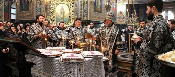 IPS Vladimir a oficiat Liturghia Darurilor înainte sfințite la Catedrala „Nașterea Domnului” din Chișinău - Sputnik Moldova