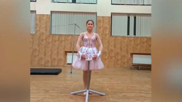 Балерина из Украины подошла к выступлению с юмором и стала звездой Интернета – видео - Sputnik Молдова