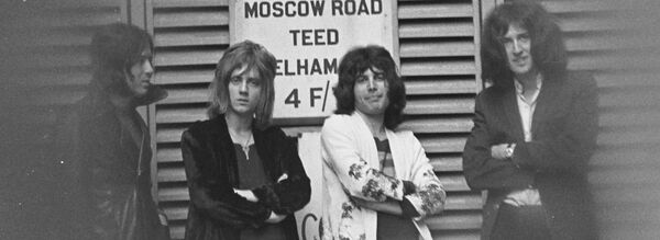 Queen и фанаты в трауре: умер первый басист группы - Sputnik Молдова