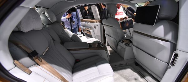 Интерьер автомобиля Aurus на Женевском автосалоне - Sputnik Moldova