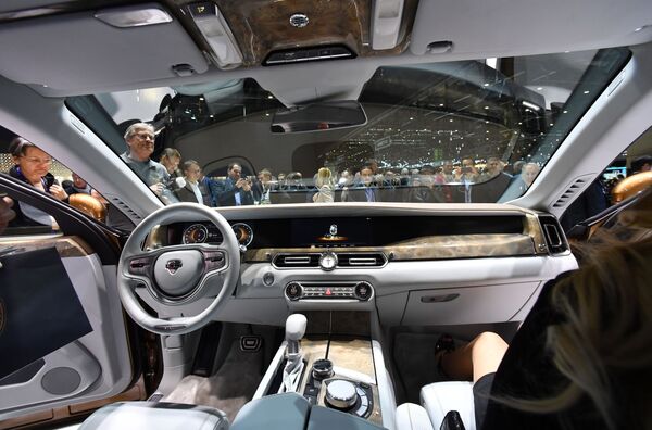Interiorul automobilului Aurus - Sputnik Moldova