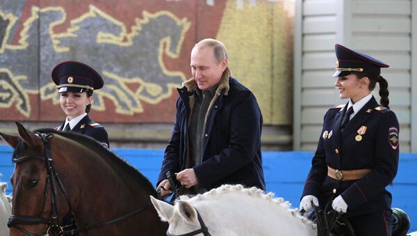 Президент РФ В. Путин посетил 1-й оперативный полк полиции ГУ МВД РФ  - Sputnik Молдова