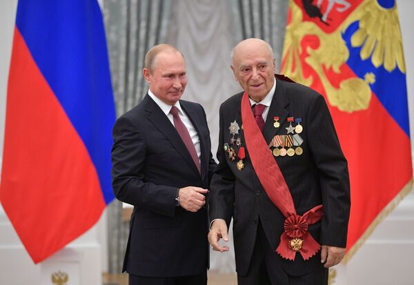 Скончался народный артист СССР Владимир Этуш Скончался народный артист СССР Владимир Этуш - Sputnik Молдова