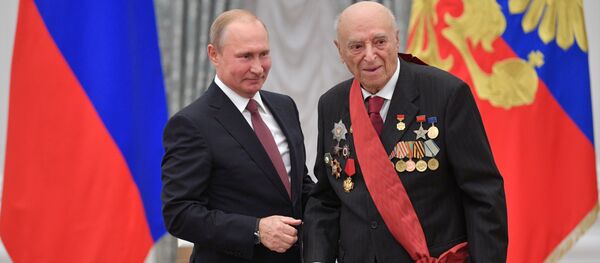 Вручение государственных наград президентом РФ В. Путиным в Кремле Вручение государственных наград президентом РФ В. Путиным в Кремле - Sputnik Молдова