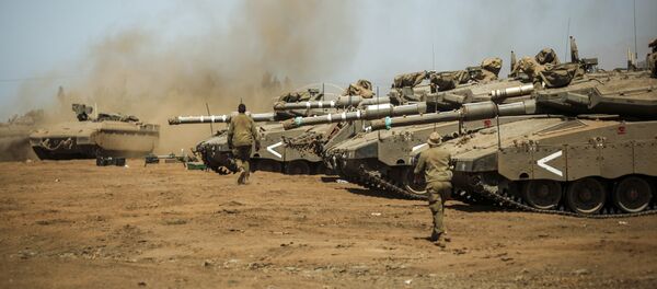 Israeli soldiers manuever Merkava tanks and Namer armored personnel carriers (APCs) during the last day of a military exercise in the northern part of the Israeli-annexed Golan Heights on September 13, 2017.  - Sputnik Moldova