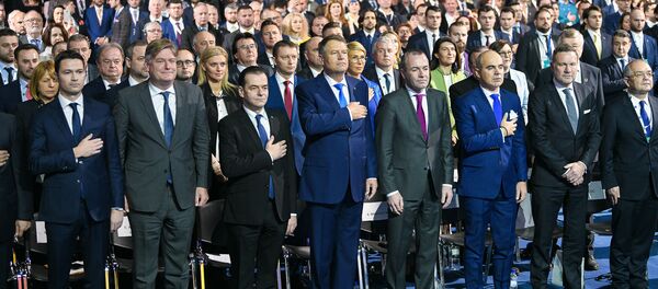 Ludovic Orban, Klaus Iohannis, Manfred Weber - Sputnik Moldova-România