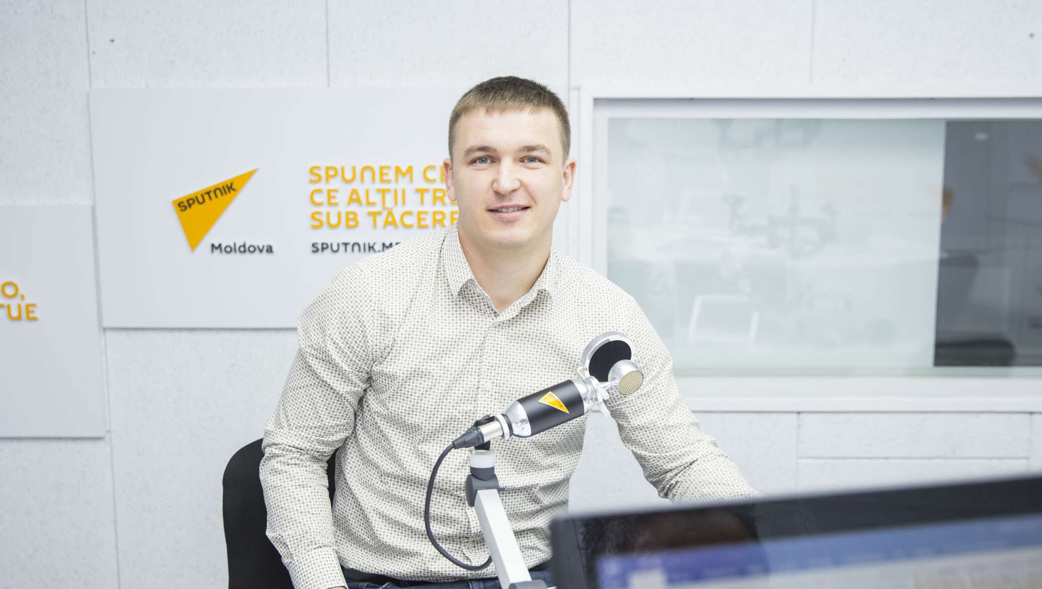 Спутник с пучковым. Ведущая радио Спутник. Радио Спутник Москва. Радио Спутник ведущие фото и фамилии.