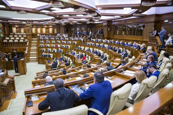 2020 ne aduce schimbări: Cele mai importante legi adoptate de Parlamentul de legislatura X 2020 ne aduce schimbări: Cele mai importante legi adoptate de Parlamentul de legislatura X - Sputnik Moldova