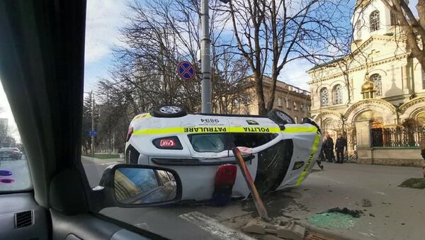 Accident cu implicarea unei mași a poliției - Sputnik Moldova