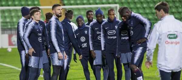 Тренировка сборной Франции по футболу - Sputnik Moldova-România
