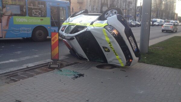 Accident cu implicarea unei mași a Poliției - Sputnik Moldova