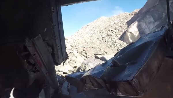 Турист снял изнутри крушение вертолета в горах Кыргызстана — видео - Sputnik Молдова
