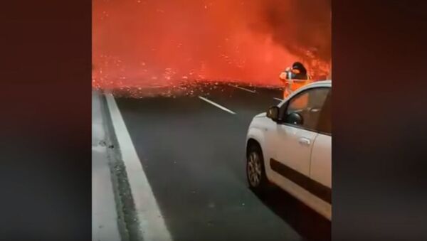 Тоннель - спасение от пожара на автостраде - Sputnik Молдова