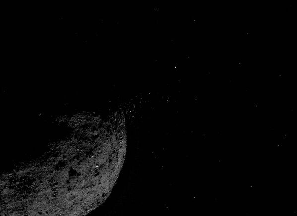 Снимок астероида Bennu, сделанный зондом OSIRIS-REx  - Sputnik Молдова