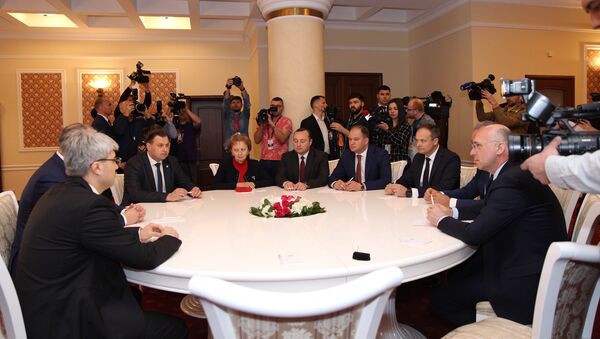 Лидеры ПСРМ и ДПМ на переговорах с президентом - Sputnik Молдова
