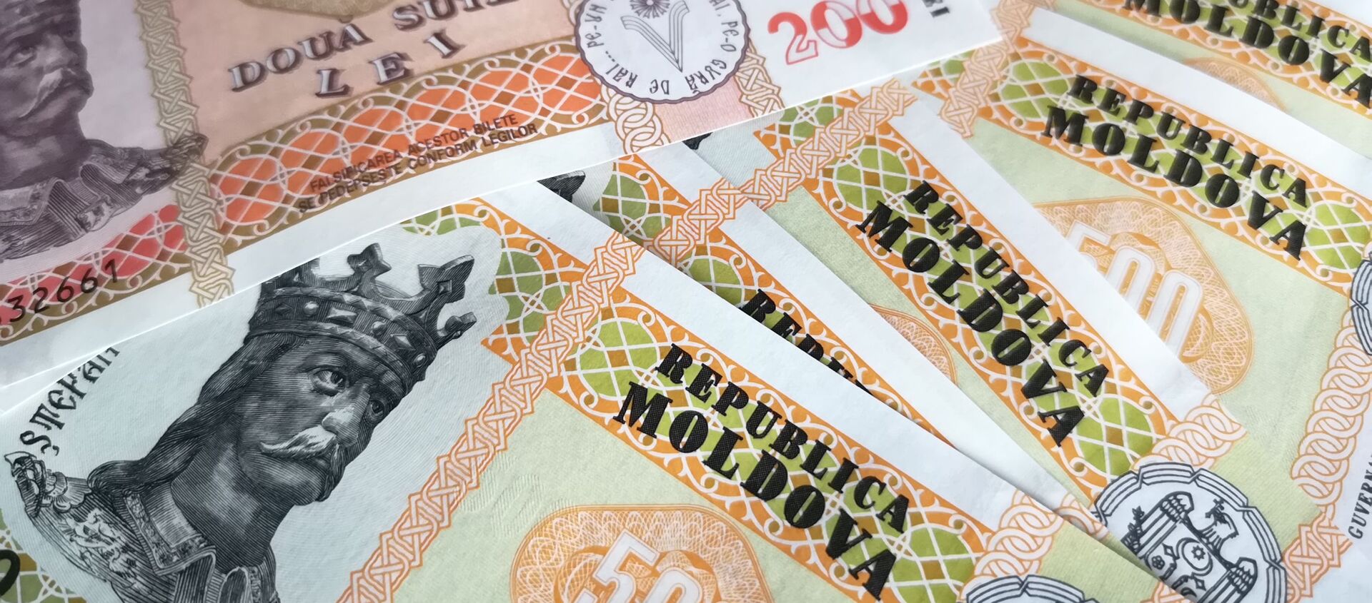 Банкноты номиналом 500, 200 и 50 леев - Sputnik Молдова, 1920, 04.02.2021