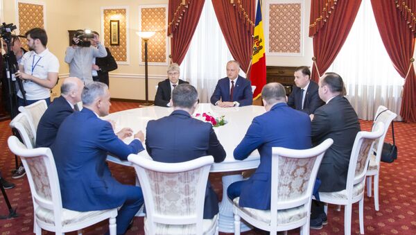 Liderii PD și PSRM, față în față cu Igor Dodon - Sputnik Moldova