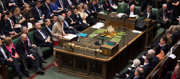 Theresa May se adresează Parlamentului - Sputnik Moldova-România